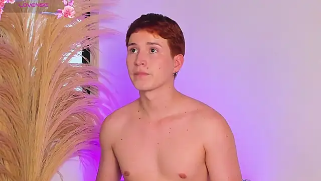 Snapshot of Eragonbooy chatting on 11-09-25, 06:06 Eragonbooy online show from 11-09-25, 06:06