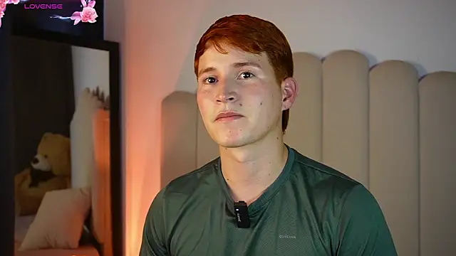 Snapshot of Eragonbooy chatting on 03-09-26, 09:08 Eragonbooy online show from 03-09-26, 09:08