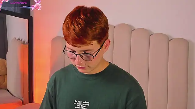 Snapshot of Eragonbooy chatting on 03-13-26, 08:48 Eragonbooy online show from 03-13-26, 08:48