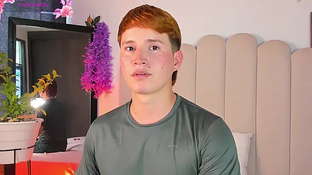 Snapshot of Eragonbooy chatting on 04-04-26, 08:17 Eragonbooy online show from 04-04-26, 08:17