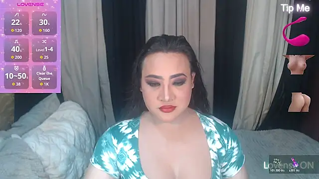 Snapshot of Hotcum_ella chatting on 03-26-26, 02:06 Hotcum ella online show from 03-26-26, 02:06