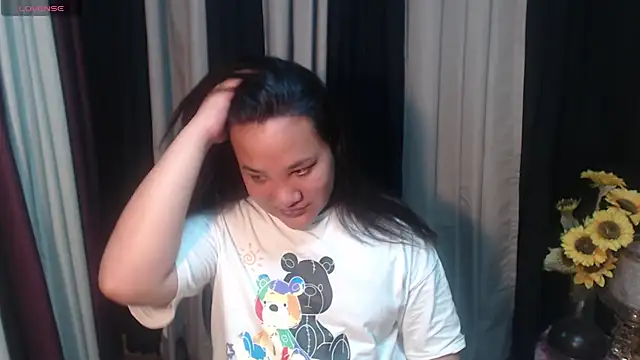 Snapshot of Hotcum_ella chatting on 04-03-26, 02:53 Hotcum ella online show from 04-03-26, 02:53