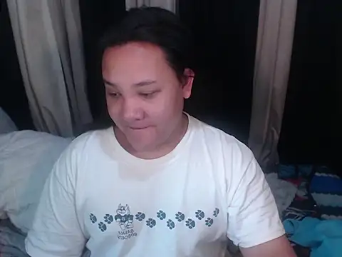 Snapshot of Hotcum_ella chatting on 04-15-26, 02:51 Hotcum ella online show from 04-15-26, 02:51