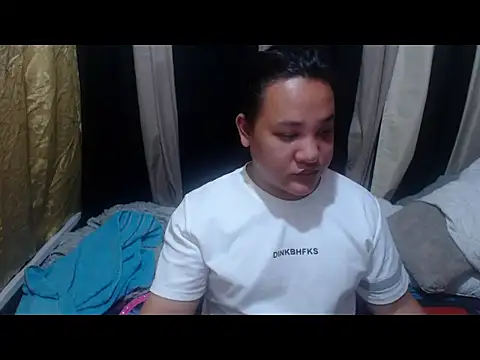Snapshot of Hotcum_ella chatting on 04-16-26, 11:11 Hotcum ella online show from 04-16-26, 11:11