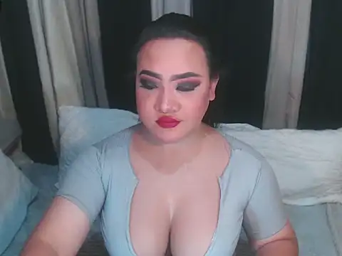 Snapshot of Hotcum_ella chatting on 04-19-26, 11:20 Hotcum ella online show from 04-19-26, 11:20