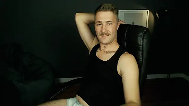 Snapshot of Mr_At_ chatting on 09-17-25, 07:10 Mr At online show from 09-17-25, 07:10
