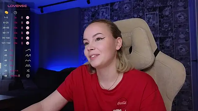 Snapshot of CutieGoose chatting on 10-27-25, 09:02 CutieGoose online show from 10-27-25, 09:02