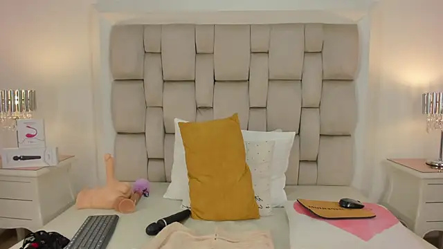 frehia dimou online show from 10-11-25, 03:32