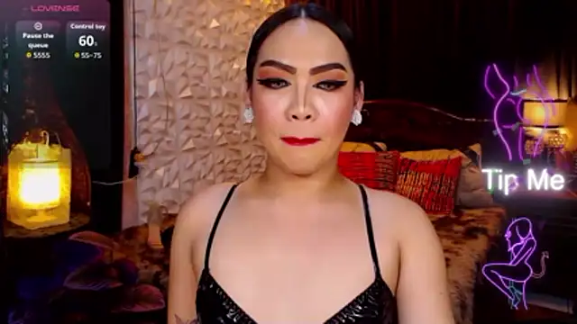 GODDESSHUGECOCKANDREA online show from 04-23-26, 06:32