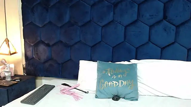 Snapshot of secretdream_vc chatting on 11-05-25, 01:44 secretdream vc online show from 11-05-25, 01:44