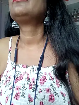 Love-pari09 online show from 09-17-25, 05:31