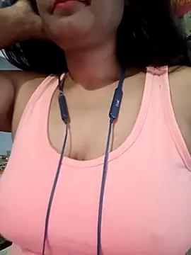 Love-pari09 online show from 09-19-25, 01:40