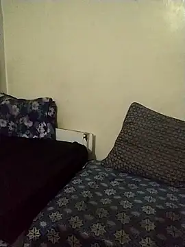 Snapshot of moroooooooo12 chatting on 10-20-25, 07:42 moroooooooo12 online show from 10-20-25, 07:42