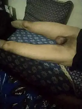 Snapshot of moroooooooo12 chatting on 10-26-25, 10:10 moroooooooo12 online show from 10-26-25, 10:10