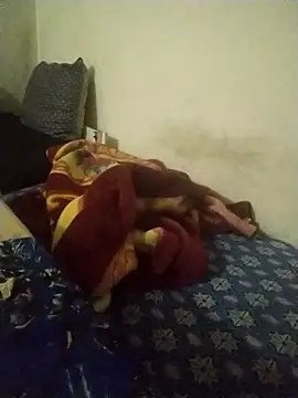 Snapshot of moroooooooo12 chatting on 10-28-25, 05:22 moroooooooo12 online show from 10-28-25, 05:22