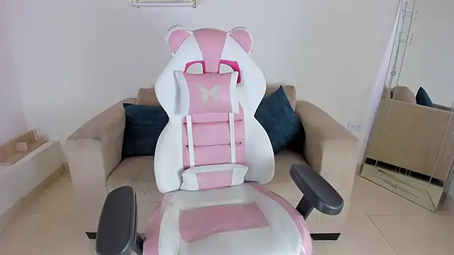 april smiith online show from 10-18-25, 01:01