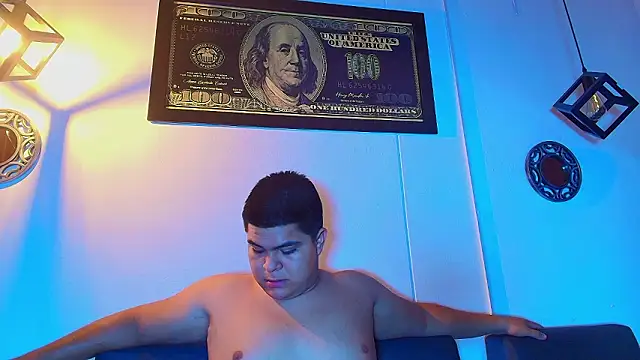 naomi campbel  online show from 03-25-26, 08:37