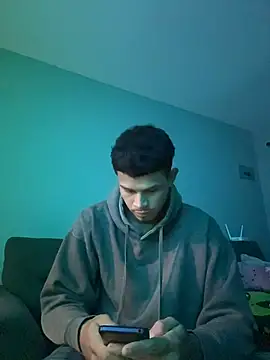 Snapshot of CHARLY-- chatting on 11-14-25, 09:41 CHARLY-- online show from 11-14-25, 09:41