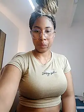 Elowen Clark online show from 02-13-26, 07:21