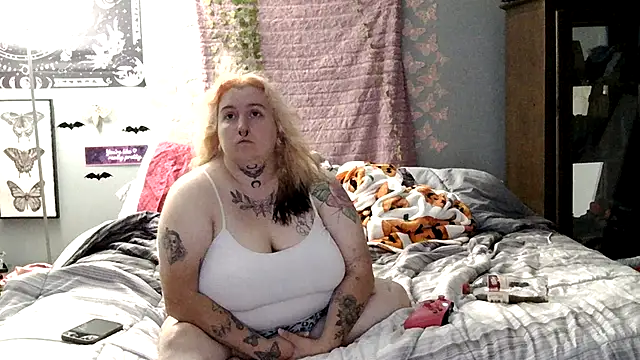 vanessraine online show from 06-17-26, 01:52