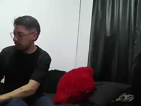 Letorres96 online show from 04-13-26, 02:28