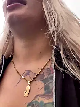 Snapshot of YouCandiSumisa chatting on 09-26-25, 06:23 YouCandiSumisa online show from 09-26-25, 06:23