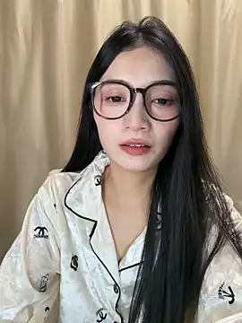 Snapshot of Z0E999 chatting on 11-03-25, 04:52 Z0E999 online show from 11-03-25, 04:52