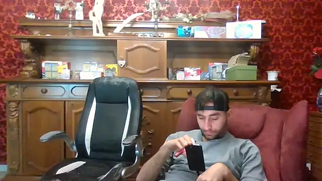 Torissimo92 online show from 02-05-26, 01:05