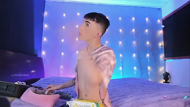 Snapshot of SebastianHilton chatting on 04-25-26, 01:41 SebastianHilton online show from 04-25-26, 01:41