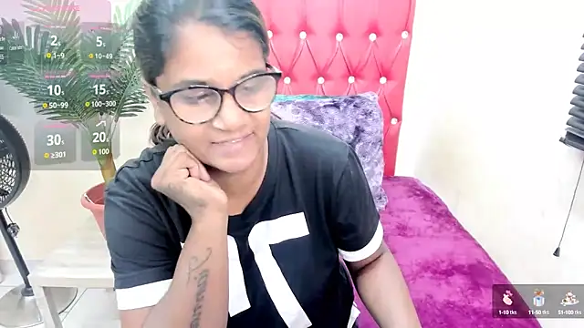 Strawberry Lips online show from 10-02-25, 04:19