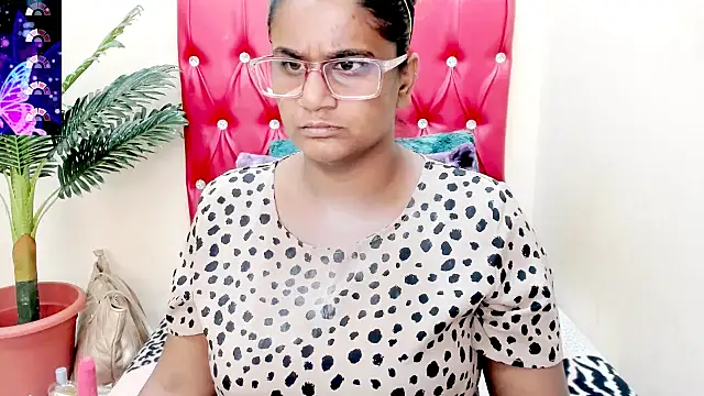 Strawberry Lips online show from 10-27-25, 05:11