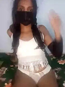 Snapshot of kissy_doll chatting on 10-11-25, 05:33 kissy doll online show from 10-11-25, 05:33