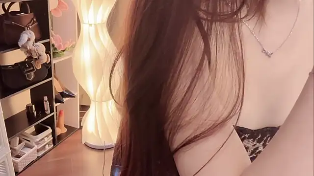 Shenlly online show from 06-19-26, 01:21