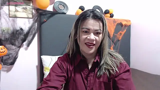 pamela echeverria online show from 10-18-25, 10:49