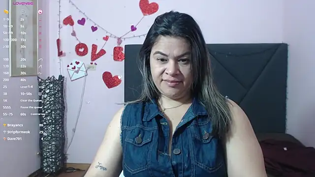 pamela echeverria online show from 04-29-26, 05:30
