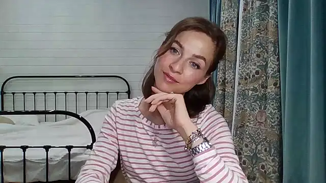 Snapshot of Niravyn_ chatting on 09-10-25, 05:40 Niravyn online show from 09-10-25, 05:40