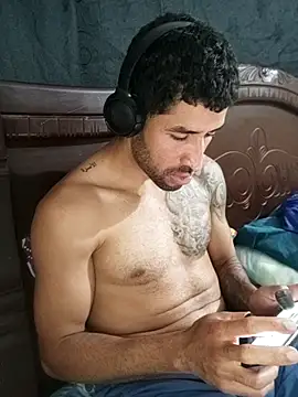 Snapshot of Alexsexygamer chatting on 02-12-26, 01:44 Alexsexygamer online show from 02-12-26, 01:44