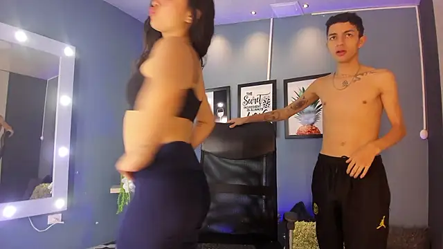 Snapshot of NickandAbby_ chatting on 03-22-26, 12:41 NickandAbby online show from 03-22-26, 12:41