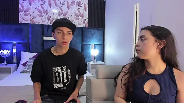 Snapshot of NickandAbby_ chatting on 03-26-26, 07:19 NickandAbby online show from 03-26-26, 07:19