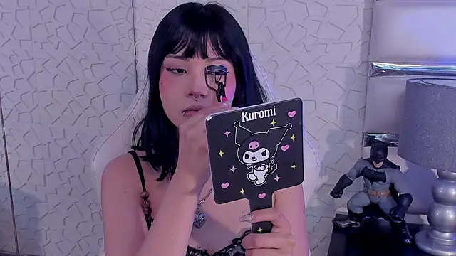 Snapshot of TatiLee chatting on 03-27-26, 12:27 TatiLee online show from 03-27-26, 12:27