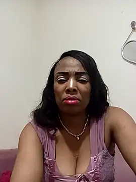 Snapshot of SEXYMOANSXX chatting on 10-24-25, 07:05 SEXYMOANSXX online show from 10-24-25, 07:05