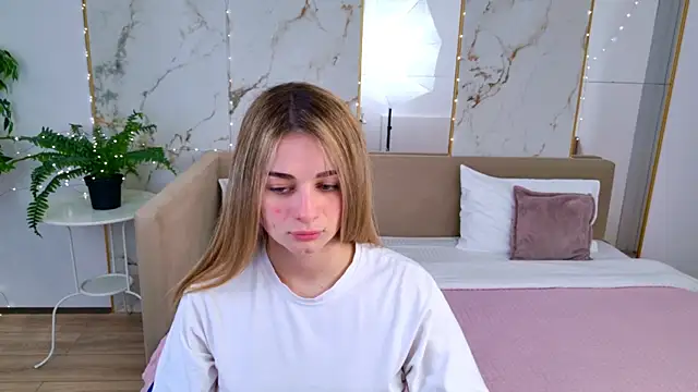 SweetyLicky online show from 05-10-26, 03:06