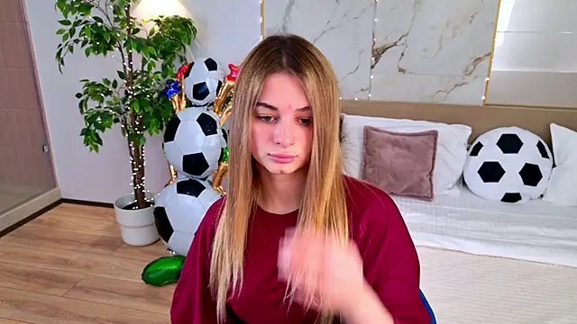 SweetyLicky online show from 06-22-26, 04:04