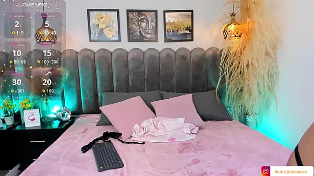 Viollet xoxo online show from 10-04-25, 07:45