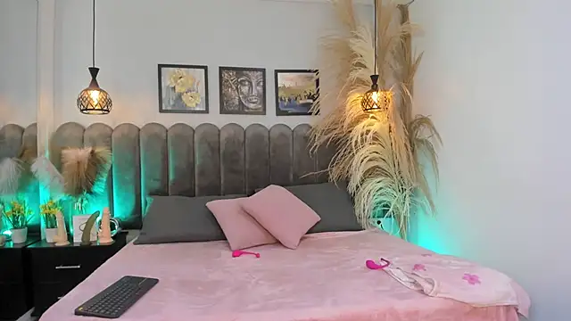 Viollet xoxo online show from 10-08-25, 08:28