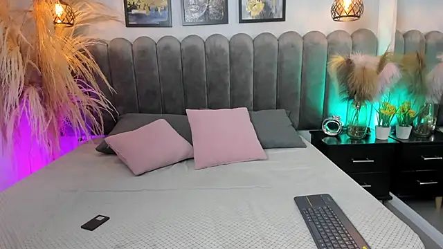 Viollet xoxo online show from 10-15-25, 08:31