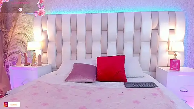 Viollet xoxo online show from 03-25-26, 08:04