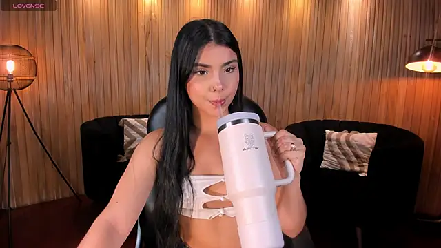 MiaLaurence online show from 05-01-26, 06:45