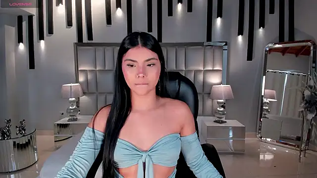 MiaLaurence online show from 06-24-26, 07:02