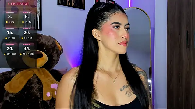 Snapshot of Valkyrie_sky chatting on 11-28-25, 10:45 Valkyrie sky online show from 11-28-25, 10:45